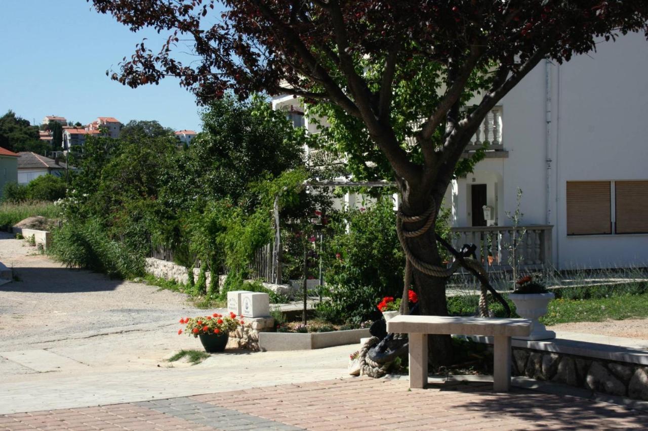 Apartments And Rooms By The Sea Palit, Rab - 5044 Εξωτερικό φωτογραφία